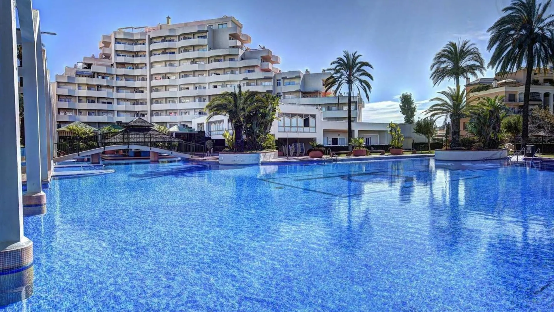 Benalbeach Apartment With Side Sea Views Benalmádena
